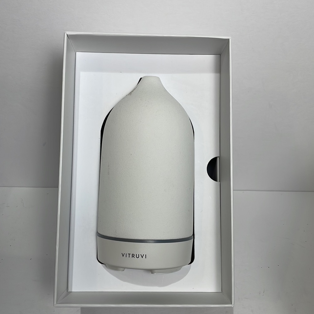 Vitruvi Essential Oil Diffuser - Picture 2 of 4